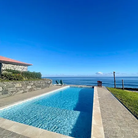 Sea House דירה